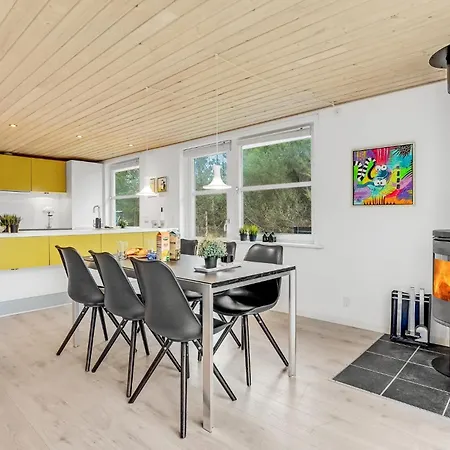 With Fireplace 06 Сasa de vacaciones