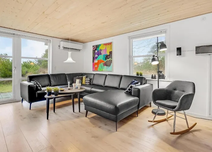 With Fireplace 06 Сasa de vacaciones Romo