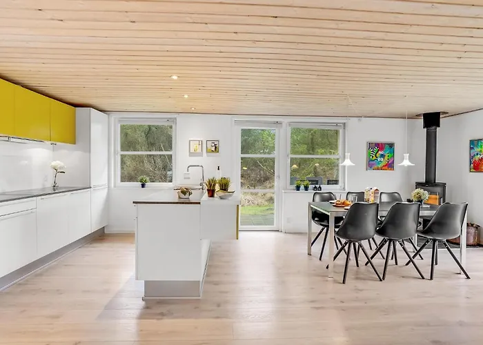 Сasa de vacaciones With Fireplace 06 *