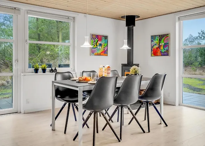 With Fireplace 06 Сasa de vacaciones